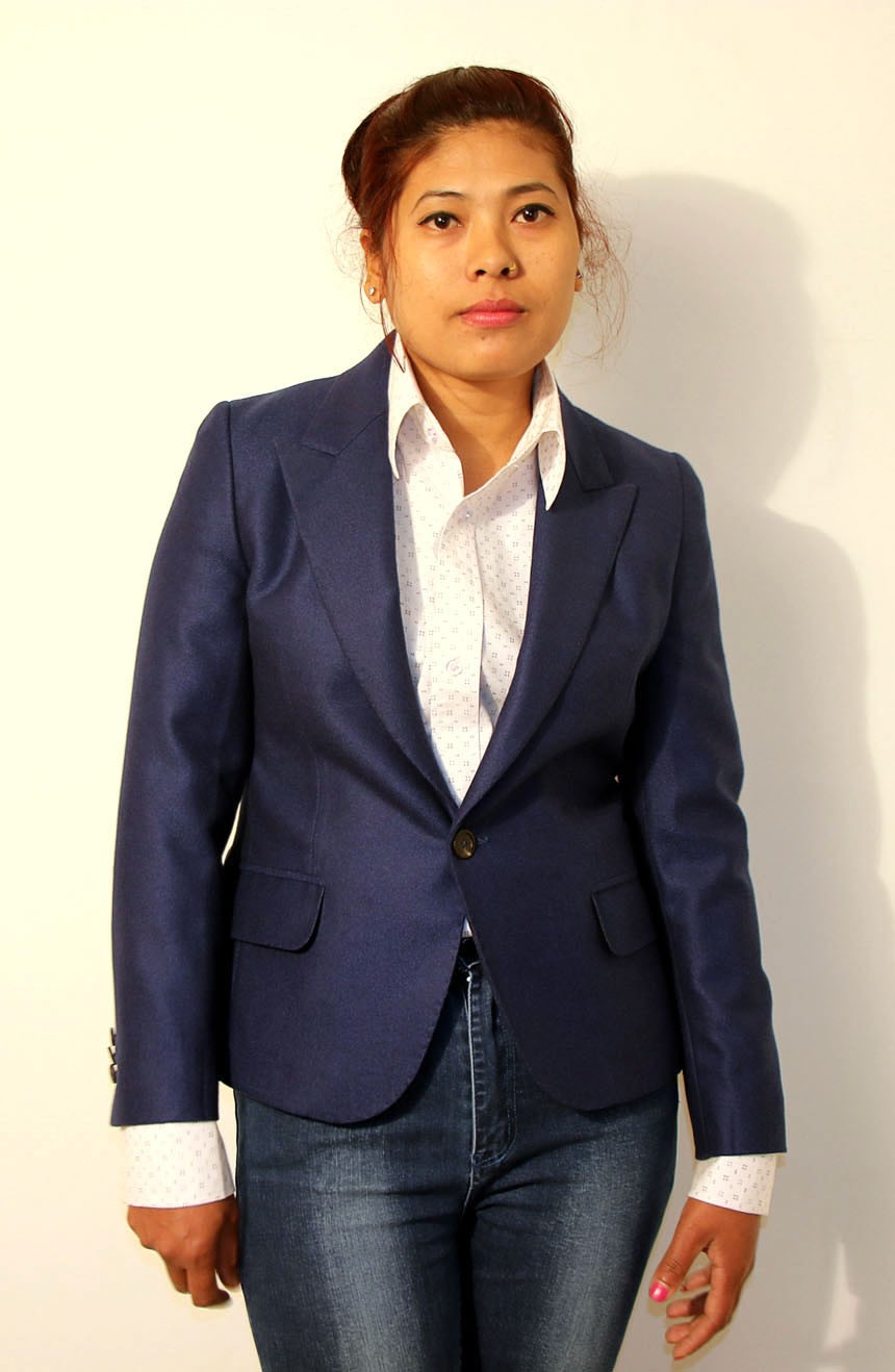 Womens fitted blazer tailored from the finest wool.