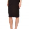 Womens knee length skirt with pockets.