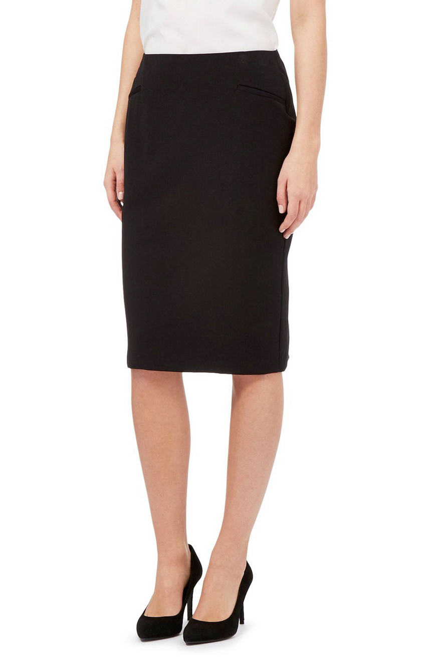 Womens knee-length skirt with pockets.