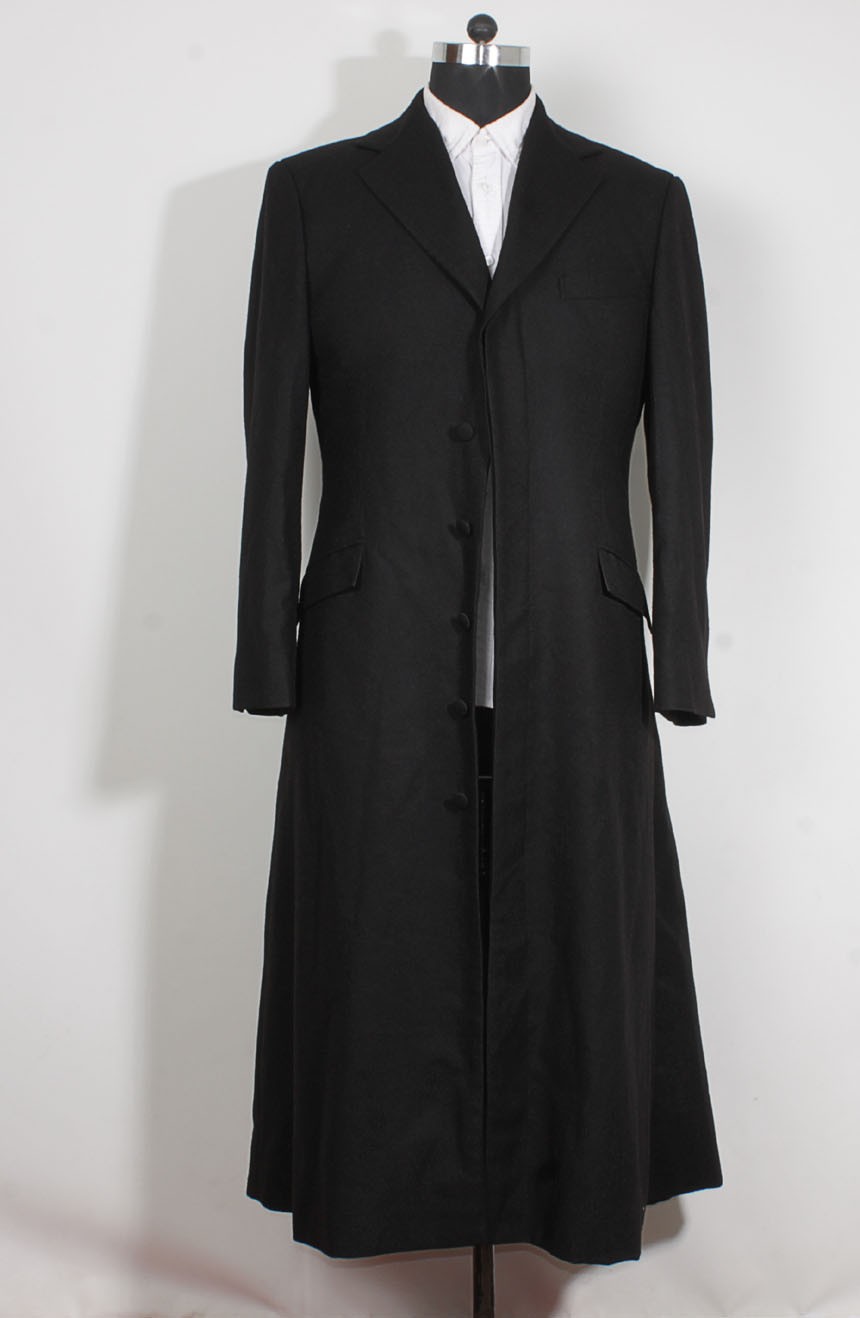 Keanu Reeves black trench coat from the Matrix 3.