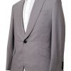 Brad Pitt grey suit in Oceans 11. A side view.